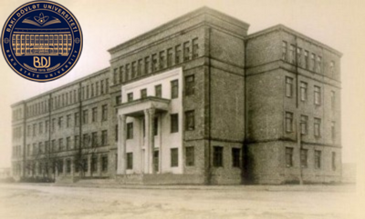 104 yıllık Azerbaycan Bakü Devlet Üniversitesi'nin ilk zamanlardaki görünümü